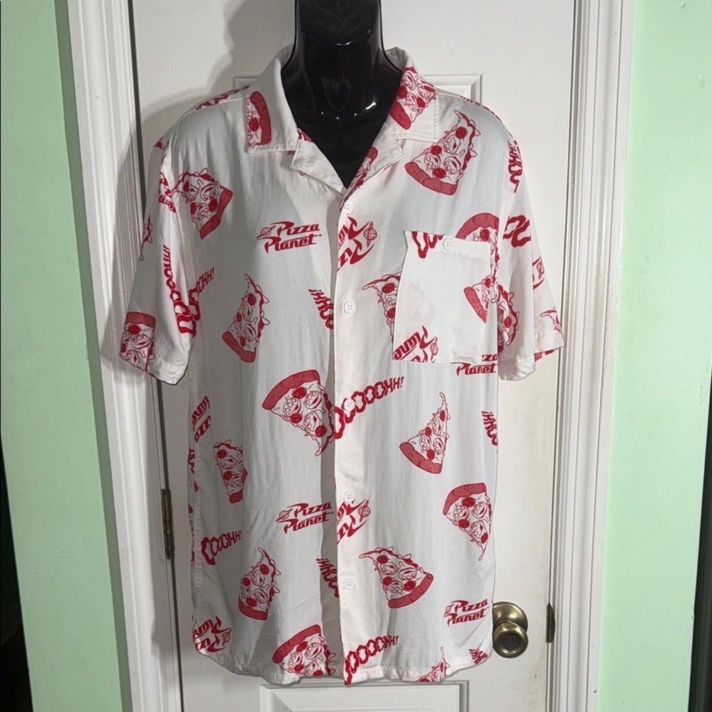 Disney X Junk Food Expo 2022 Toy Story Aliens Pizza Planet Shirt Men’s Size S